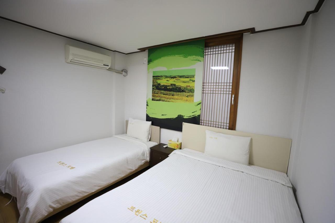 Twins Hotel Jeju Exterior foto